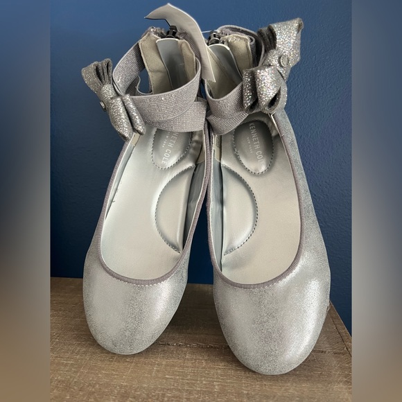 GIRLS' KENNETH COLE LITTLE KID DAISY LILY DRESS SHOES - Picture 4 of 6